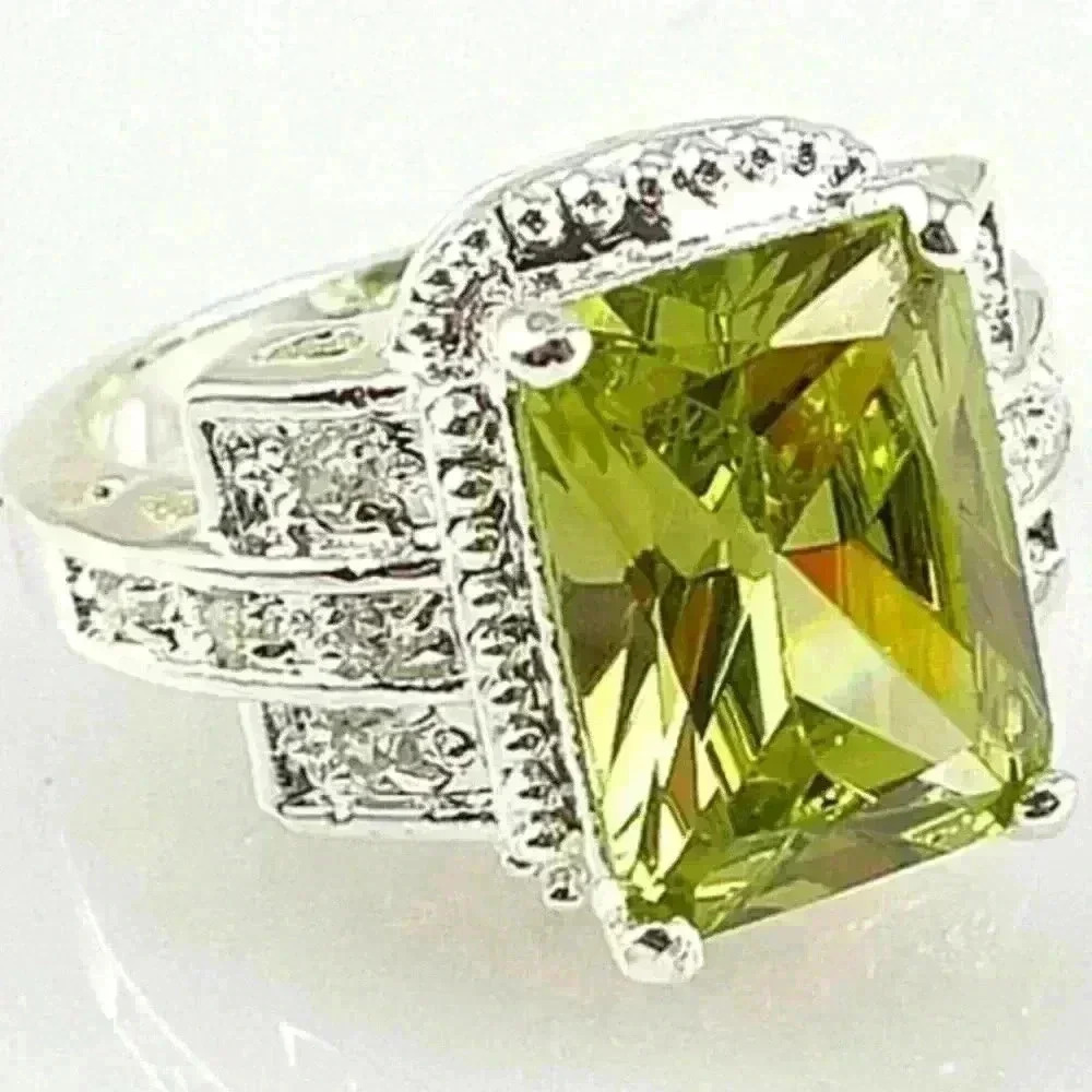 💕925 Silver Plated Lovely Green Square CZ Wedding Ring, GPMB1470